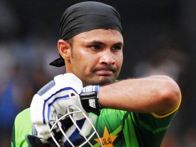 Imran Farhat retires from international cricket
